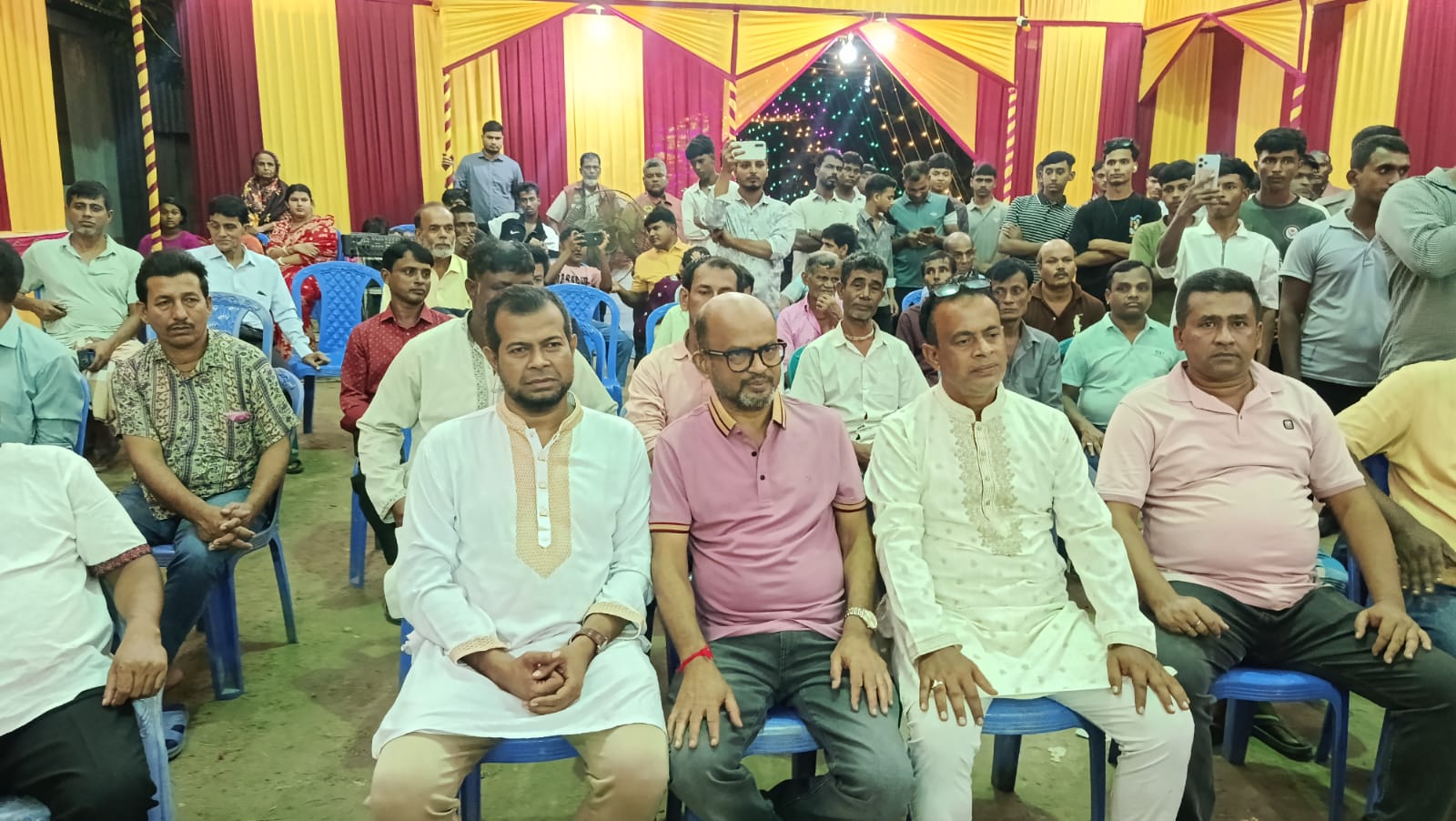 শ্যামগ্রামের ১৪ পূজামণ্ডপে মোঃ সালাহ্ উদ্দিনের শুভেচ্ছা বিনিময়, দিলেন সম্প্রীতির বার্তা